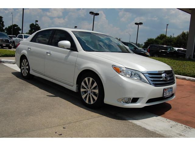 Photo of 2011 Toyota Avalon