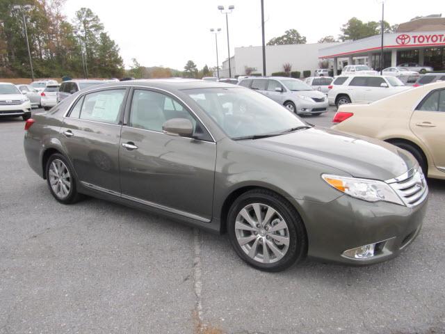 Photo of 2011 Toyota Avalon