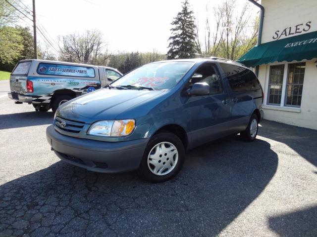 Photo of 2002 Toyota Sienna