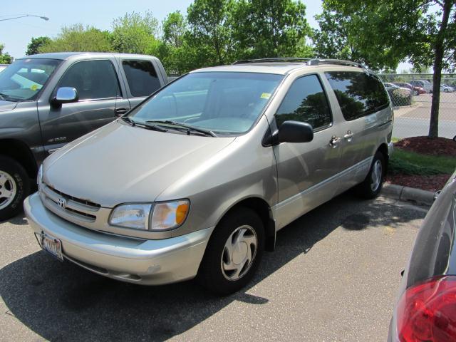 Photo of 2000 Toyota Sienna