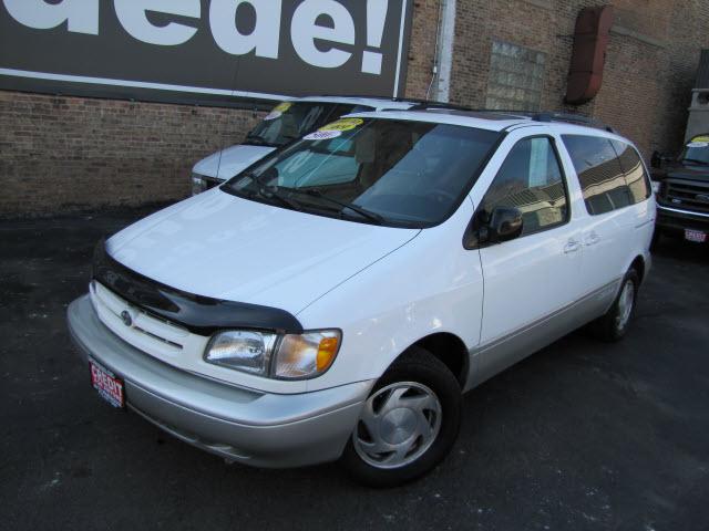 Photo of 1999 Toyota Sienna