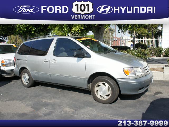 Photo of 2001 Toyota Sienna