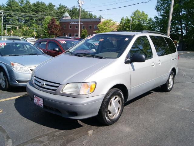 Photo of 2001 Toyota Sienna