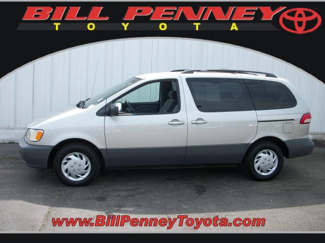 Photo of 2003 Toyota Sienna