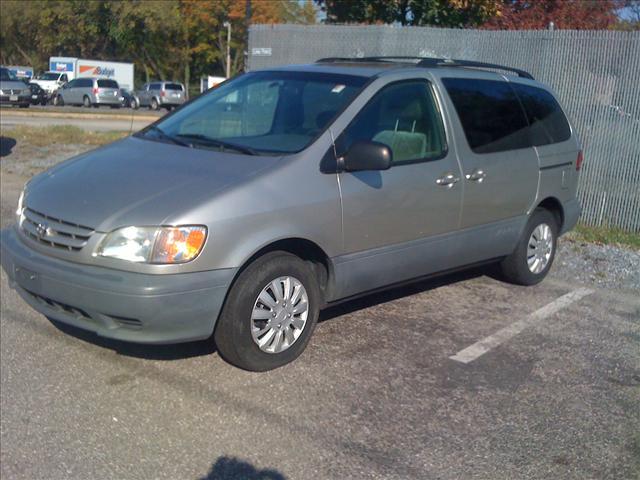 Photo of 2002 Toyota Sienna