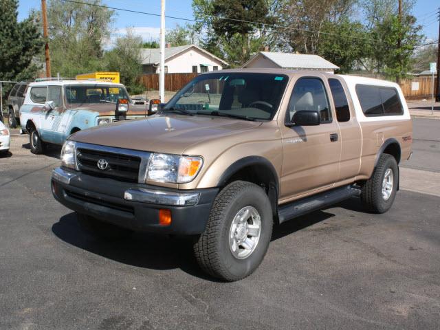 Photo of 1999 Toyota Tacoma