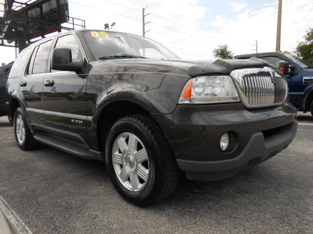 Photo of 2005 Lincoln Aviator