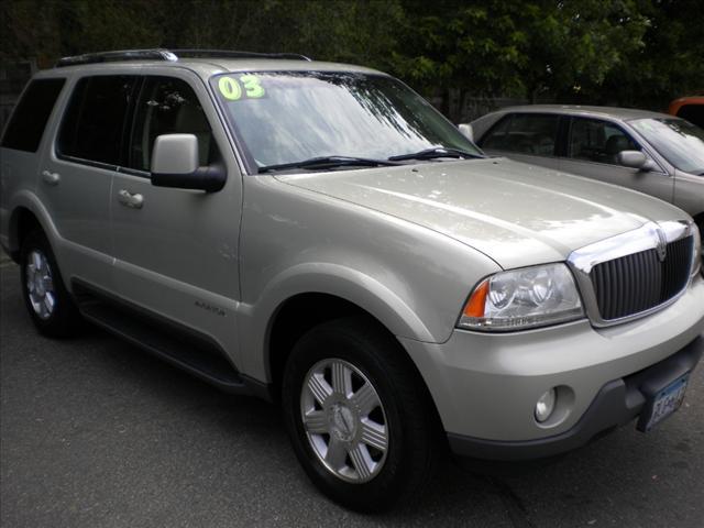 Photo of 2003 Lincoln Aviator