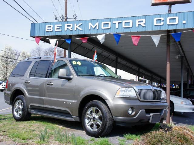 Photo of 2004 Lincoln Aviator