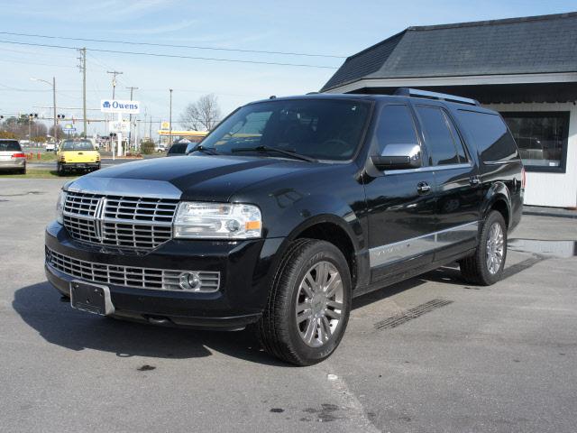 Photo of 2008 Lincoln Navigator L