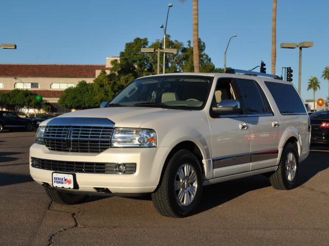 Photo of 2007 Lincoln Navigator L