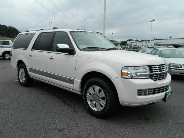 Photo of 2007 Lincoln Navigator L