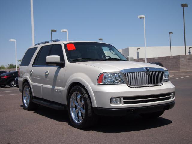 Photo of 2005 Lincoln Navigator