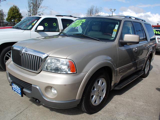 Photo of 2004 Lincoln Navigator