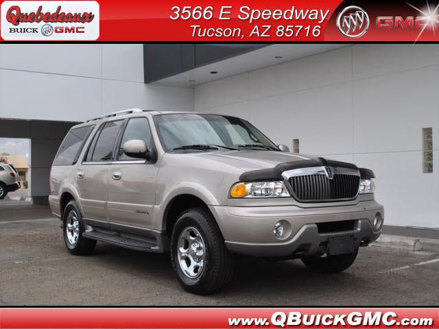 Photo of 2002 Lincoln Navigator