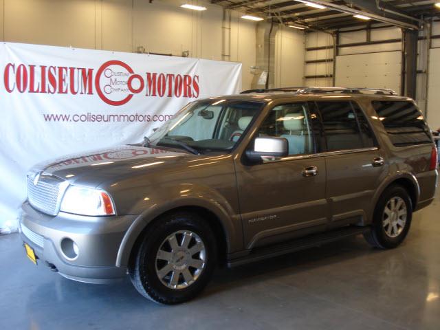 Photo of 2004 Lincoln Navigator