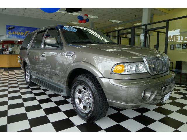 Photo of 2002 Lincoln Navigator