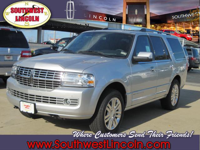 Photo of 2012 Lincoln Navigator