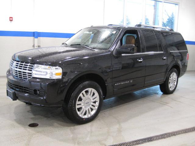 Photo of 2012 Lincoln Navigator L