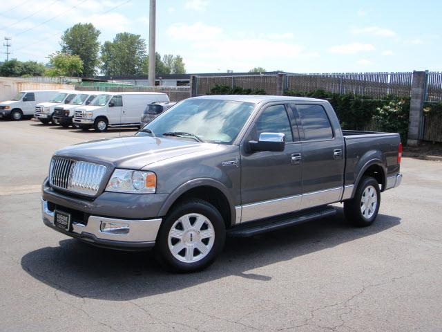 Photo of 2006 Lincoln Mark LT