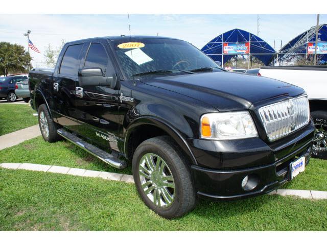 Photo of 2007 Lincoln Mark LT
