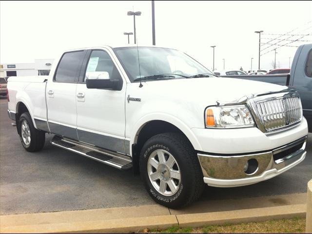 Photo of 2007 Lincoln Mark LT