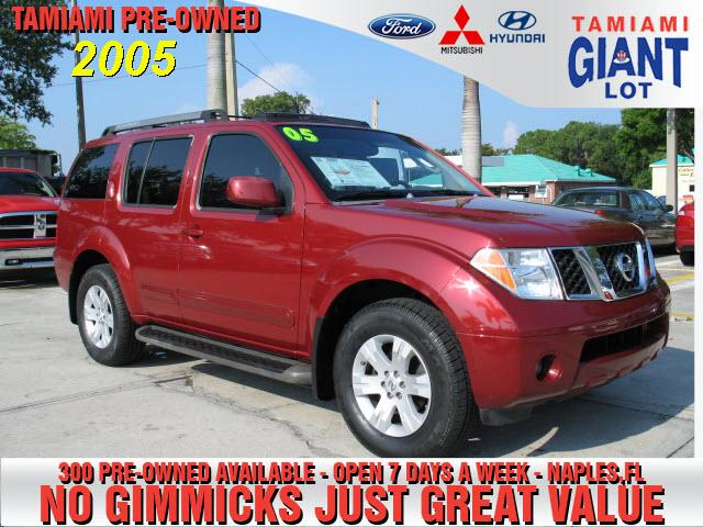 Photo of 2005 Nissan Pathfinder