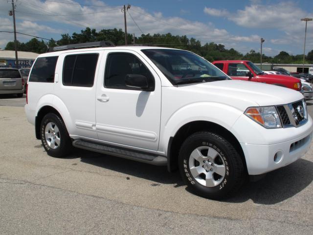Photo of 2006 Nissan Pathfinder