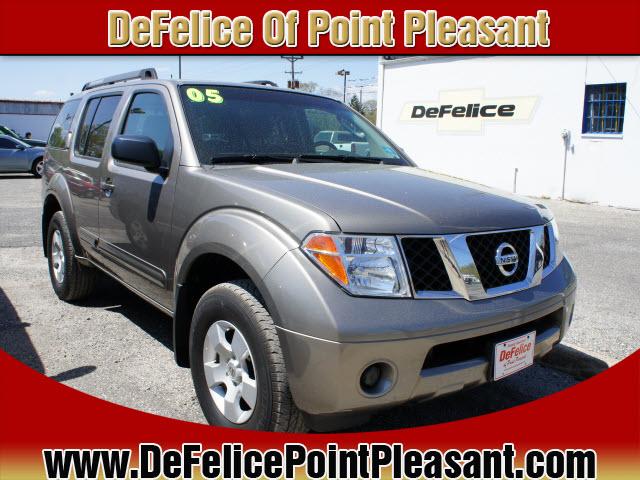 Photo of 2005 Nissan Pathfinder
