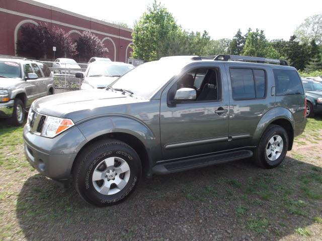 Photo of 2005 Nissan Pathfinder