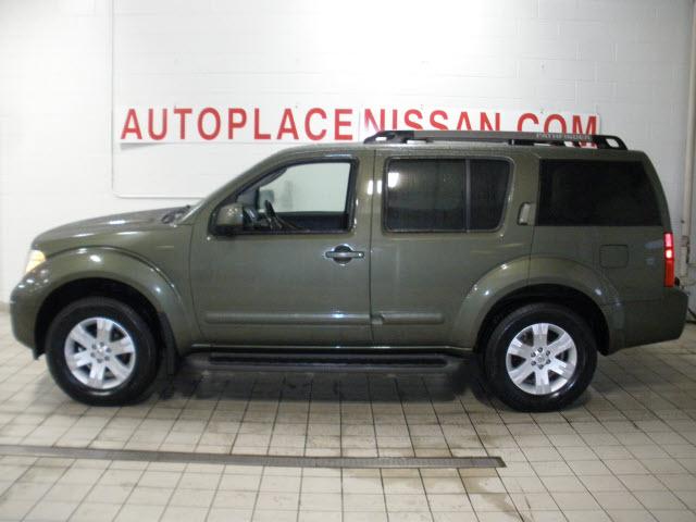Photo of 2005 Nissan Pathfinder