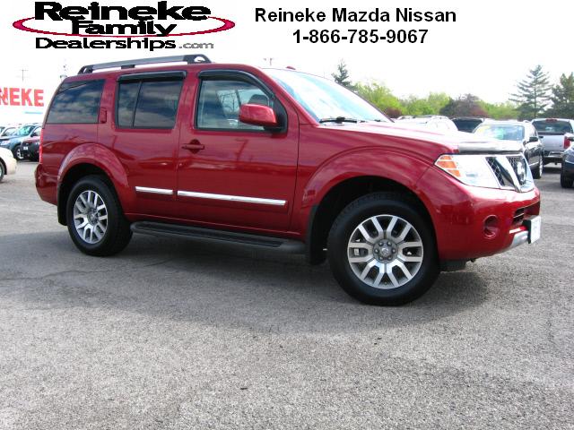 Photo of 2011 Nissan Pathfinder