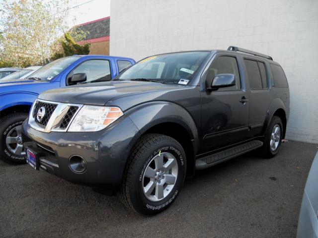 Photo of 2012 Nissan Pathfinder