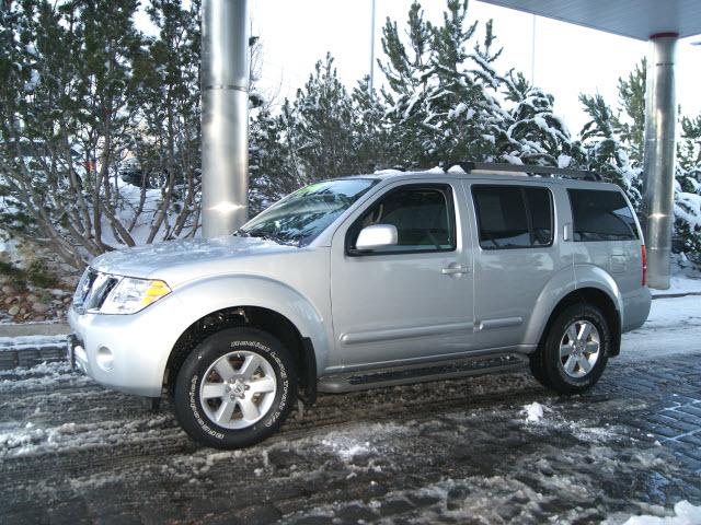 Photo of 2011 Nissan Pathfinder