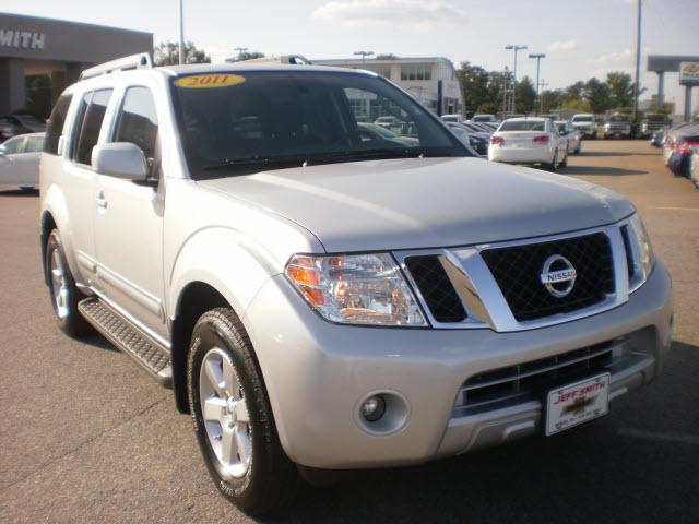 Photo of 2011 Nissan Pathfinder