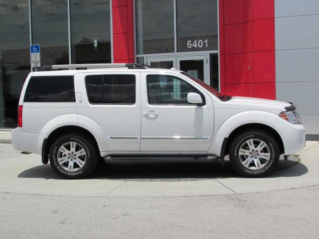 Photo of 2011 Nissan Pathfinder