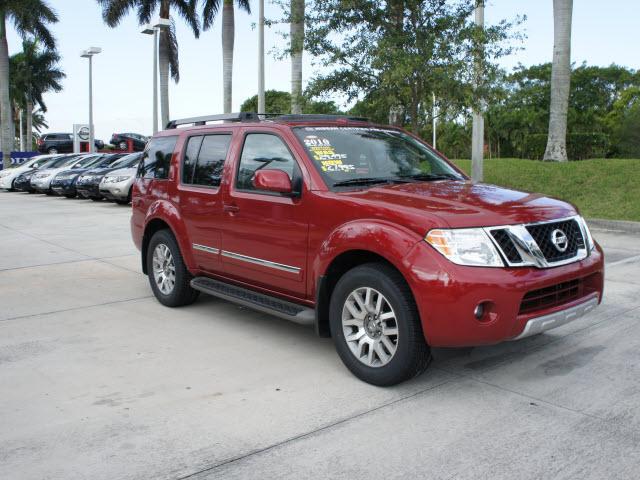 Photo of 2010 Nissan Pathfinder