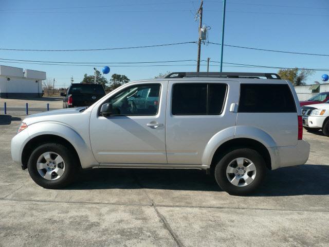 Photo of 2010 Nissan Pathfinder