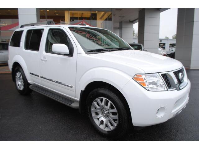 Photo of 2011 Nissan Pathfinder