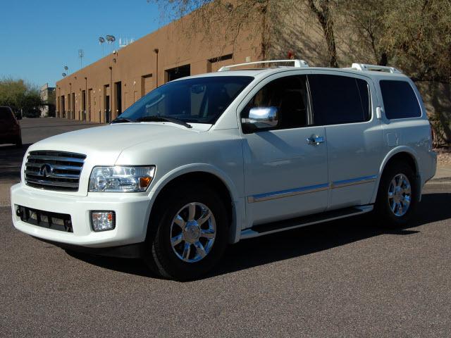 Photo of 2005 Infiniti QX56