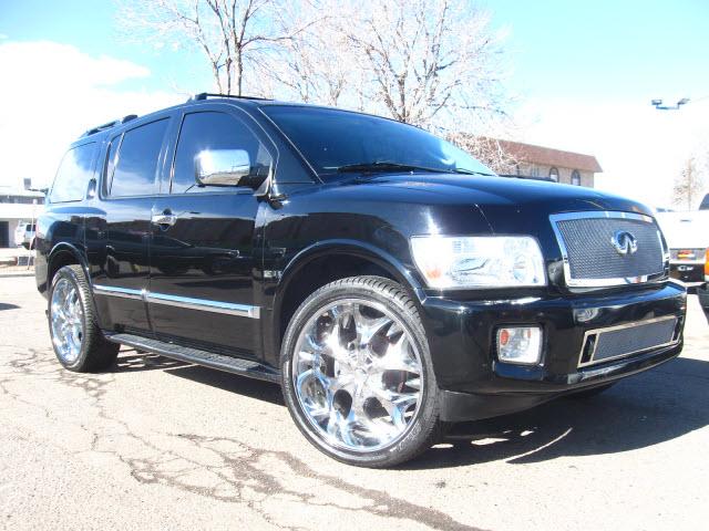 Photo of 2004 Infiniti QX56