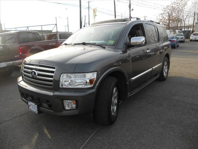 Photo of 2005 Infiniti QX56