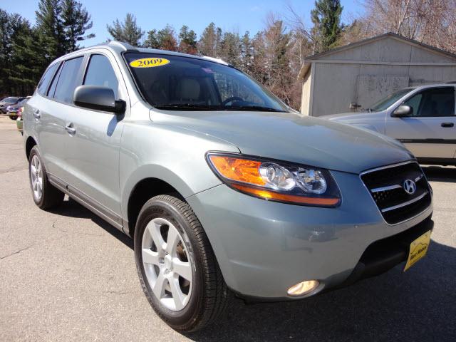 Photo of 2009 Hyundai Santa Fe