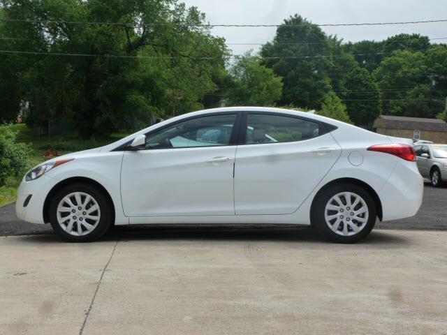 Photo of 2011 Hyundai Elantra