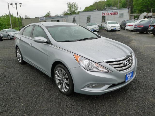 Photo of 2011 Hyundai Sonata