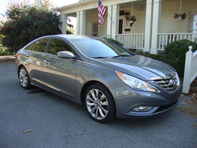 Photo of 2011 Hyundai Sonata