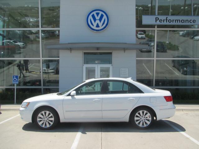 Photo of 2010 Hyundai Sonata
