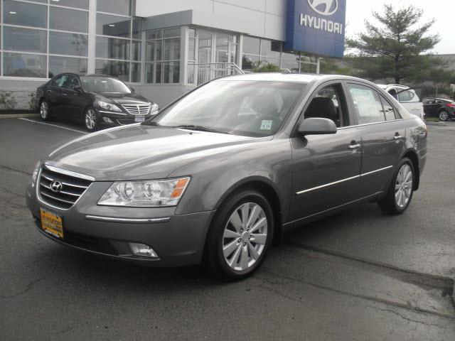 Photo of 2010 Hyundai Sonata