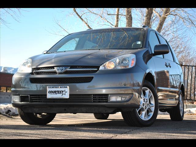 Photo of 2005 Toyota Sienna