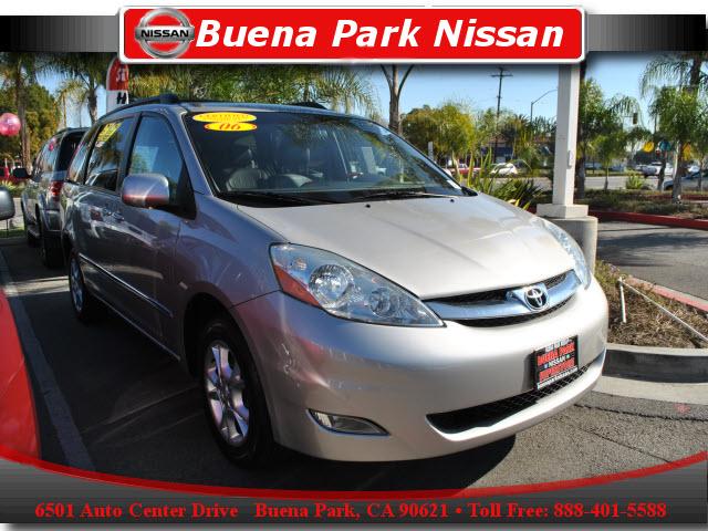 Photo of 2006 Toyota Sienna